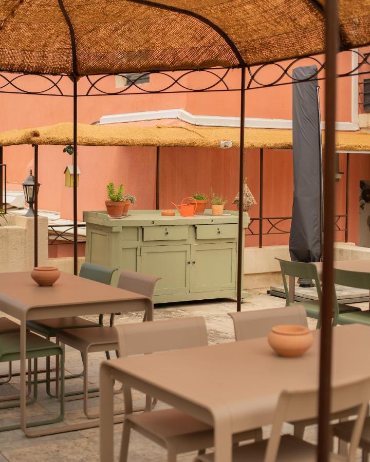Le Victoria Boutique Hotel Saint-Paul-Trois-Chateaux Exterior photo